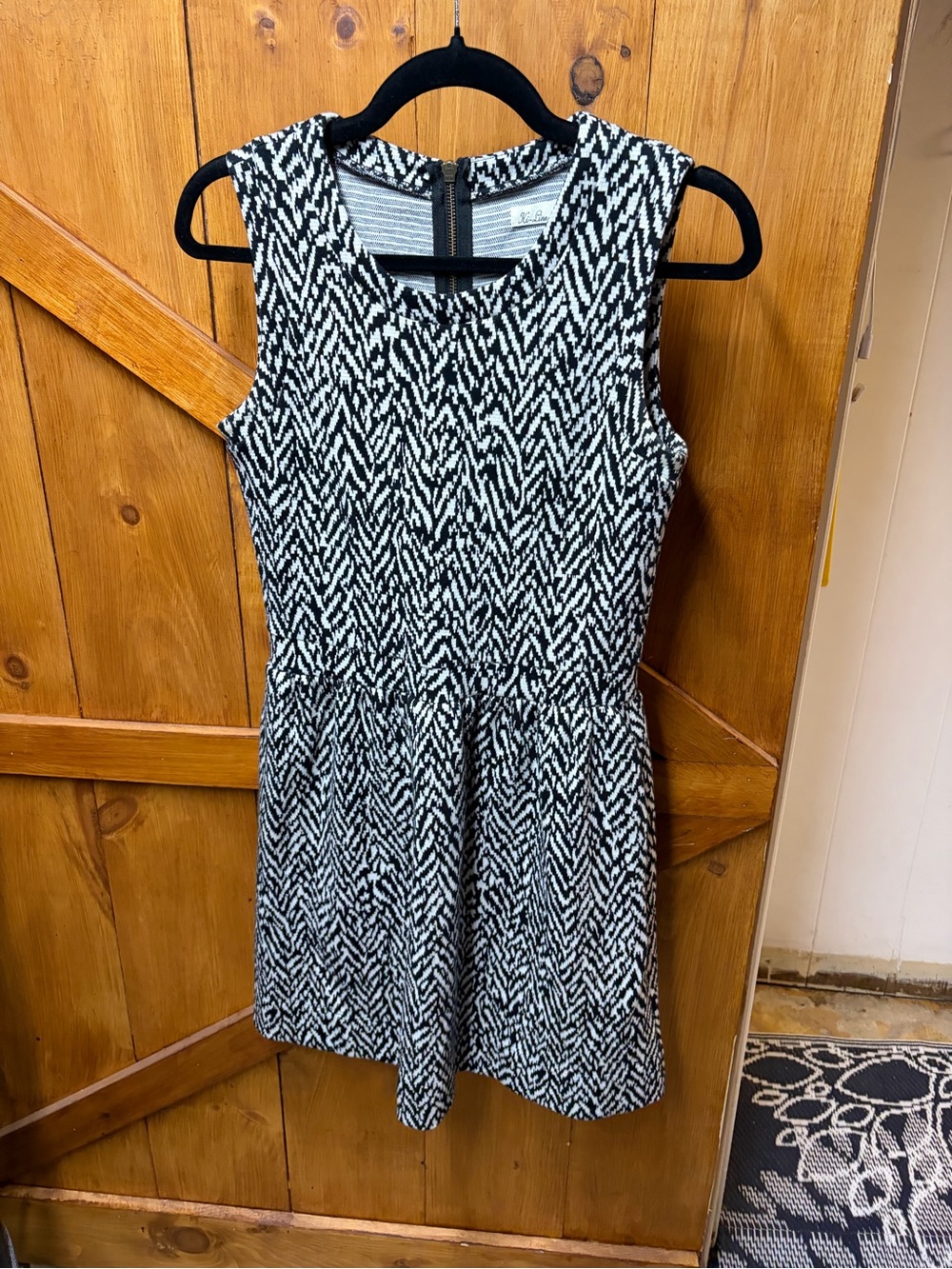 Sleeveless Black and White Patterned Mini Dress